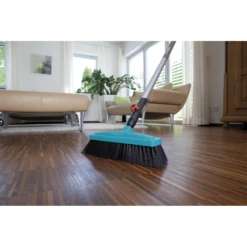 Combisysteem-huishoudbezem - Gardena -Tuinverzorgingswinkel combisysteem huishoudbezem gardena 3 6