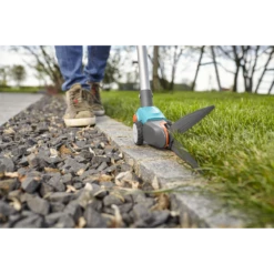 Comfort Grasschaar Op Steel - Draaibaar - Gardena -Tuinverzorgingswinkel comfort grasschaar op steel draaibaar gardena 7 4