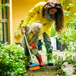 MyFirst Bezem - Fiskars 5 MyFirst Bezem - Fiskars -Tuinverzorgingswinkel myfirst bezem fiskars 2