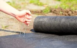 RootBarrier Gronddoek T100, 100 Meter Rol -Tuinverzorgingswinkel rootbarrier galavlies t100 7 1