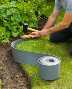 Tuinborderrand PE Grijs 3mm - 10x0,15m - Nature -Tuinverzorgingswinkel tuinborderrand pe grijs 3mm 10x0 15m nature 3